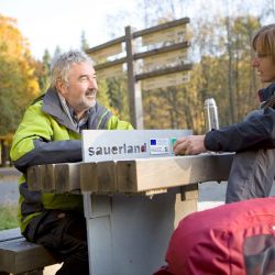 wandern im sauerland brotzeit auf sauerland bank