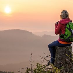 ruhezeit mit weitblick beim wandern in der urlaubsregion lennestadt kirchhundem  kopie 